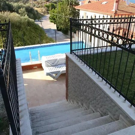 Hotel Ege Konagi *